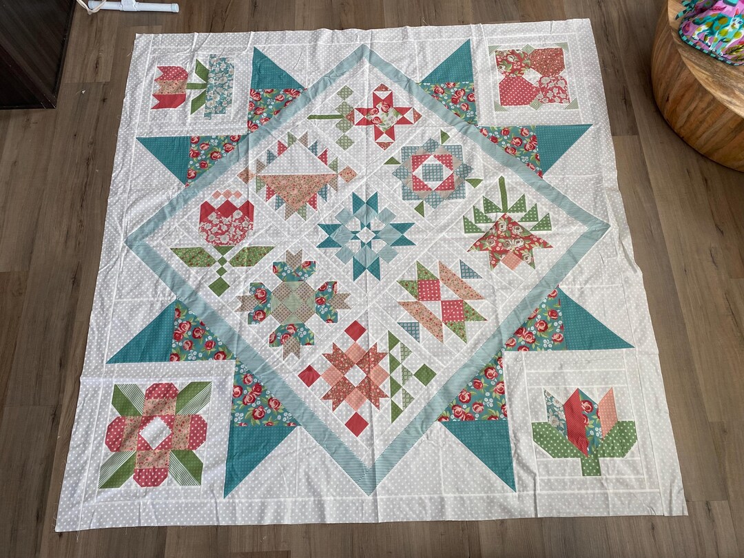 Adjustable Buckle Top - Wild Quilted Flowers