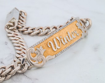 Bracelet personnalisable en or « Nom » avec incrustation en or 24 carats et détails de diamants