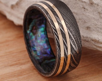 Acier damas foncé, fines rayures or jaune et manchon en abalone - Stone Forge Studios