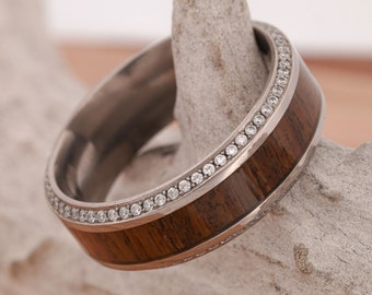 Jonc en or avec bois de fer et sertissage pavé de diamants - Stone Forge Studios