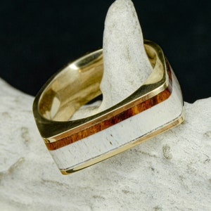Anillo cuadrado de medio punto, palo de hierro y asta - Stone Forge Studios