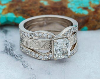 Bague radieuse pavée de diamants avec anneau assorti gravé à la main - Stone Forge Studios