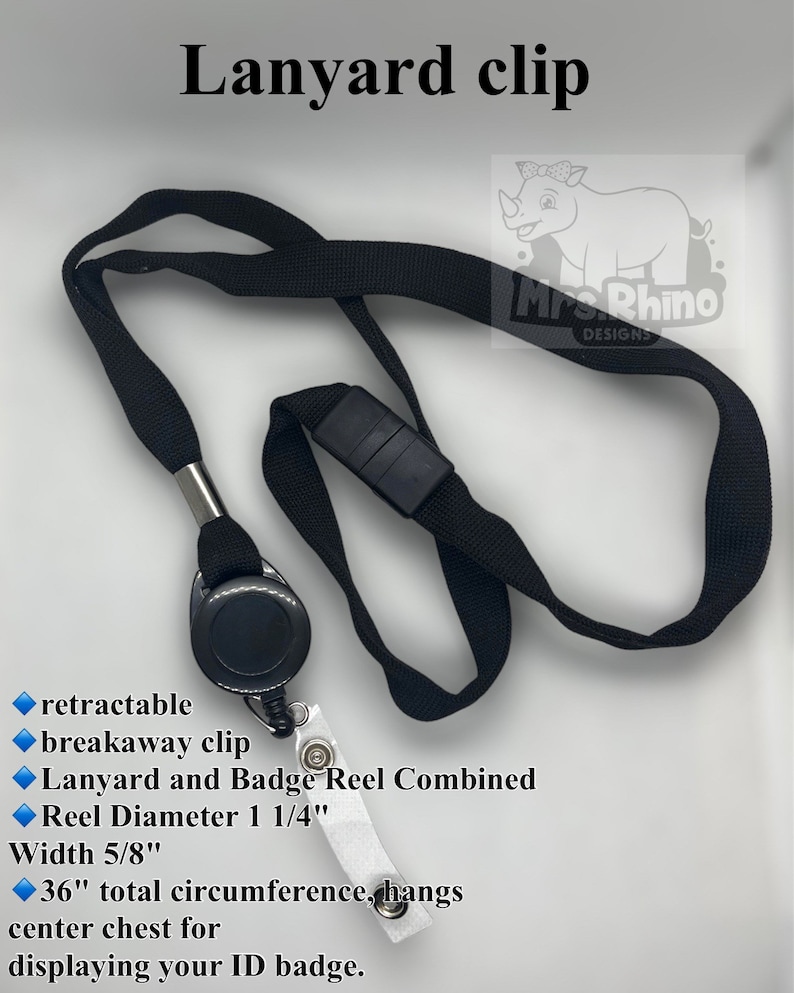 Pu&ograve; includere: Clip per cordino nero con rotolo retrattile. Il cordino ha una clip staccabile e una circonferenza di 91,4 cm. Il diametro del rotolo &egrave; di 3,2 cm e la larghezza &egrave; di 1,6 cm. Il testo sull'immagine dice "Lanyard clip".