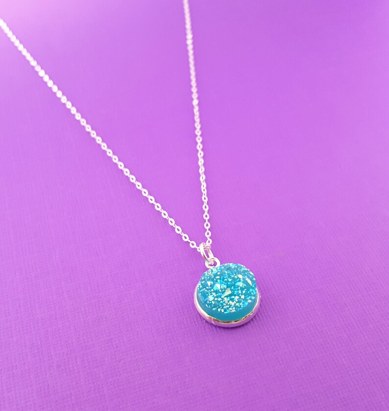 Collier Pendentif Cœur BUTW En Cristal Druzy - Électroformé Argenté, Tricolore, Neuf Avec étiquettes
