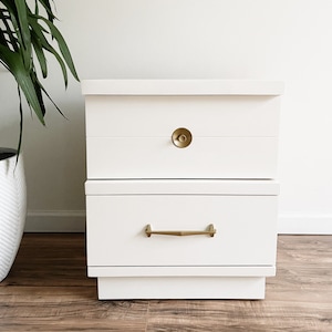 Mid Century Modern Nightstand 画像 2