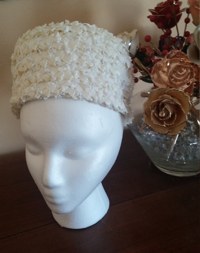 Vintage Ivory White Plastic Woven Pillbox Hat by Julie Inc Detroit