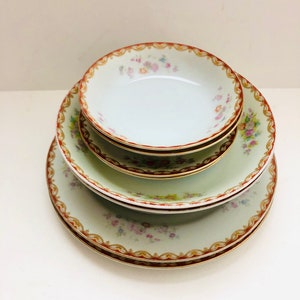 13 Pieces Diamond China Roslyn Red Tan Edge Floral Gold Trim Dinner Bread Plates Saucers Soup Fruit Bowls  Dishes Dinnerware Fine China