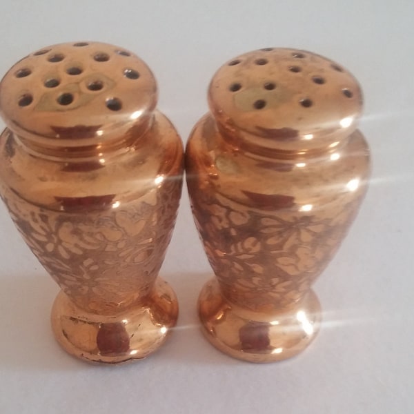 24K Encrusted Painted Floral Design in the Style of LeMieux Pickard Mini Individual Salt Pepper Shakers Entertaining Elegant Tableware