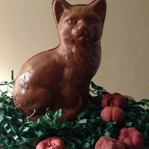 Our Solid Chocolate Cat. The purrrfect gift for any Cat Lover Please don't order if the area you are shipping to exceeds 65 degrees. image 2