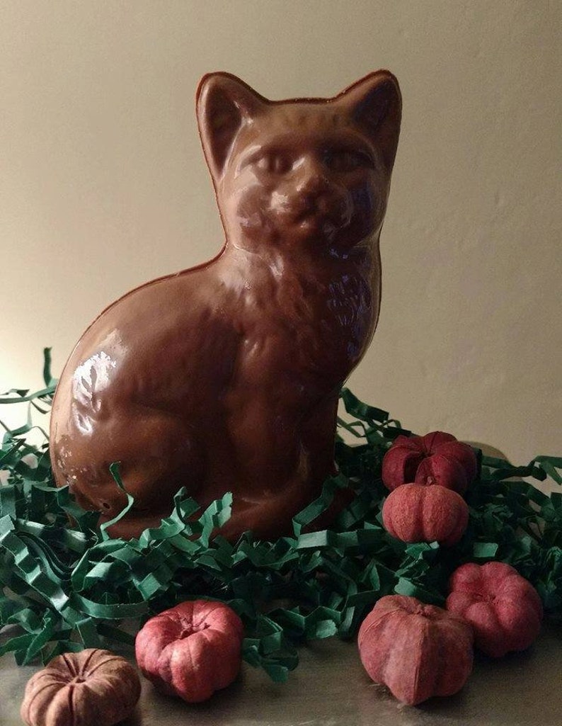 Our Solid Chocolate Cat. The purrrfect gift for any Cat Lover Please don't order if the area you are shipping to exceeds 65 degrees. image 2