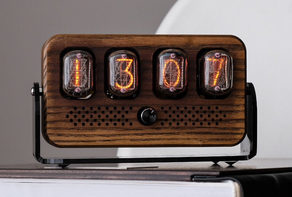 ポ*ー様 ニキシー管時計 Z574M 6球 完成品　アクリルケース入り Amazon.co.jp: THANKO ニキシー管風置時計「Cyber punClock