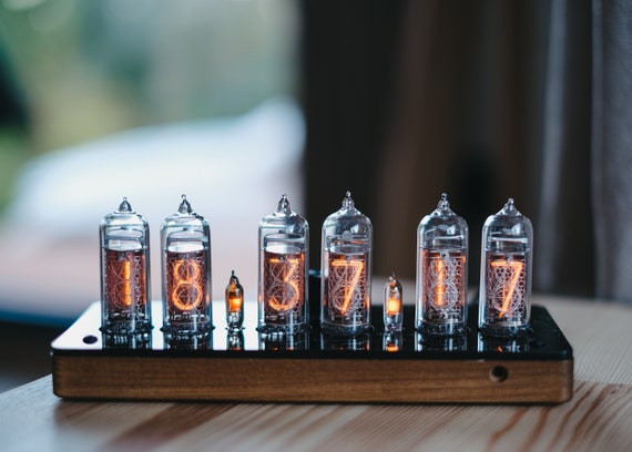 IN-14 Nixie Clock in Slim Wooden Enclosure With a Plastic Top