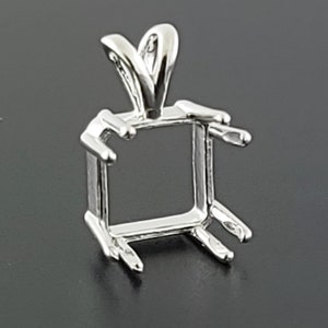 thumbnail image 2 of Emerald Pre-notched Pendant Mounting - Prong Setting - Jamming Gems USA Cast 2 of 5
