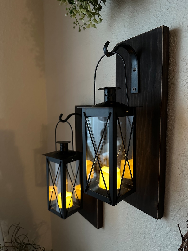 Wood Sconce with Black Hanging Lantern Farmhouse Rustic Vintage Style Lantern Candle Holder with Timer Cozy Home Decor Front Porch Cozy Fall Decorations Housewarming Gift Country Wall Sconce Over the Bed Wall Decor Christmas Gift Country Living Style