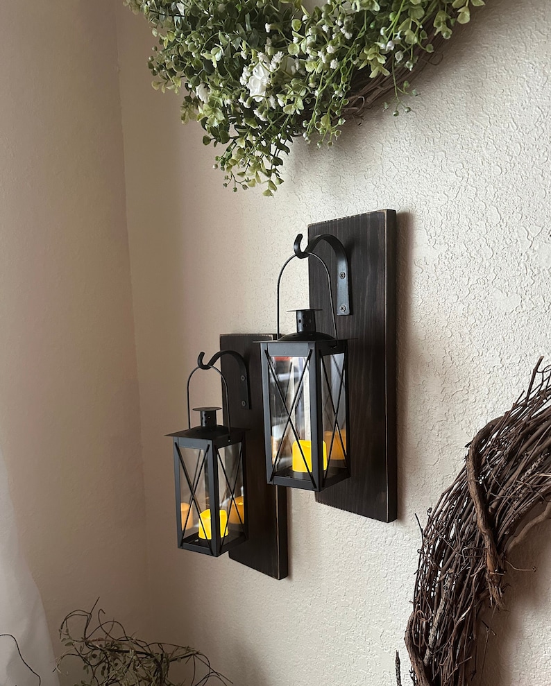 Wood Sconce with Black Hanging Lantern Farmhouse Rustic Vintage Style Lantern Candle Holder with Timer Cozy Home Decor Front Porch Cozy Fall Decorations Housewarming Gift Country Wall Sconce Over the Bed Wall Decor Christmas Gift Country Living Style