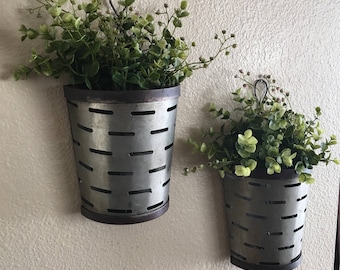 Olive Bucket Wall Vases, Rustic Wall Vase, Rustic Wall Decor, Farmhouse Wall Vases, Olive Bucket Vases, Wall Decor, Wall Planter, Home Decor