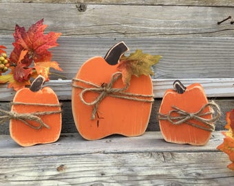 Primitive Fall Decor, Handmade Wood Pumpkins, Fall Mantle Decor, Thanksgiving Decorations, Small Wood Pumpkin Set, Shelf Decor, Tier Tray,