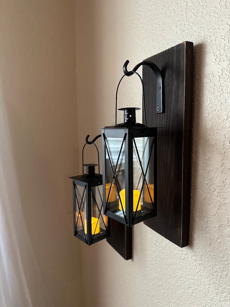 Wood Sconce with Black Hanging Lantern Farmhouse Rustic Vintage Style Lantern Candle Holder with Timer Cozy Home Decor Front Porch Cozy Fall Decorations Housewarming Gift Country Wall Sconce Over the Bed Wall Decor Christmas Gift Country Living Style