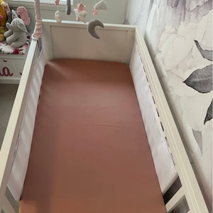100% pure Mulberry silk 22 momme crib fitted sheet with laundry bag - to fit stokke cot, mini crib - no more bed head baby bald spots