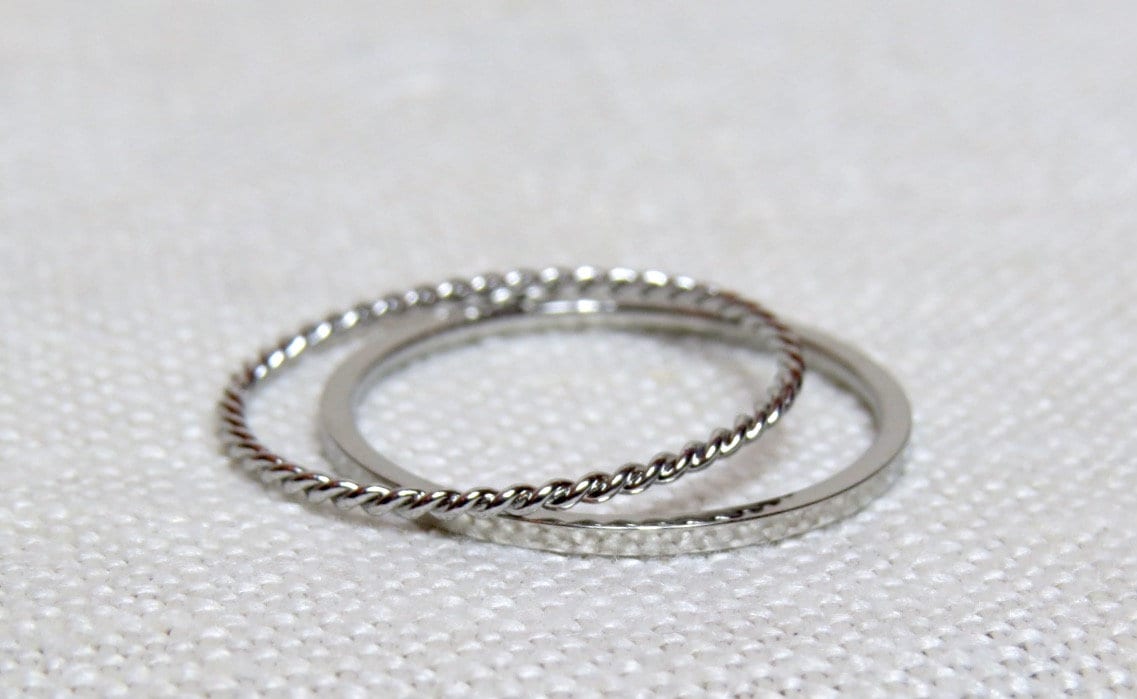 simple SILVER or GOLD ring set, Ring Set, thin twisted ring with thin plain ring, SIZES 5, 6, 7, 8, 9, 10, stainless steel rings