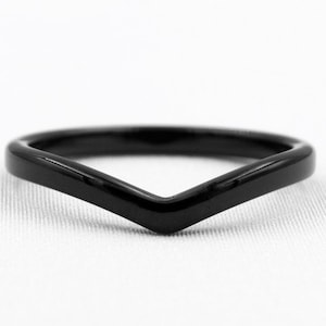 May include: A rustic wooden sign with the text "Welcome to our porch" in white lettering. The sign features a distressed finish and a simple, inviting design, perfect for outdoor decor.