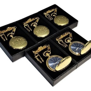 5 Groomsmen Taschenuhren mit Gravur - Vintage personalisierte Uhr in Geschenkbox - Blaues Zifferblatt mit römischen Ziffern - Seine und ihre Geschenke - Boxset