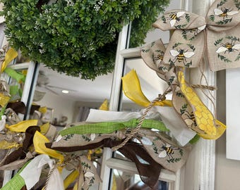 Bee rag garland, Bee garland, Bee Party, Bee Birthday banner, Mommy to Bee, Bee party decor, Bee decor, Bee decorations, Bee home