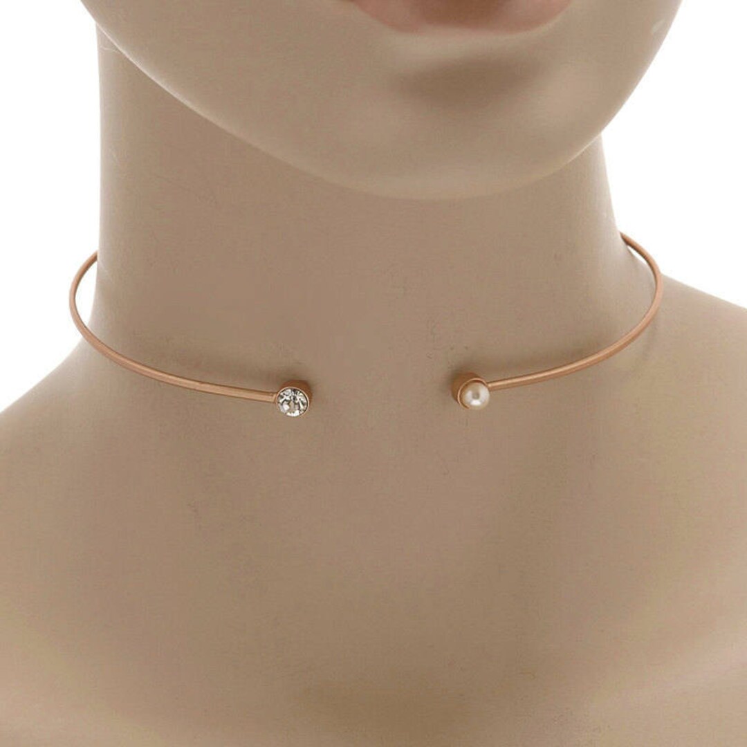 Gala's Choker Collar