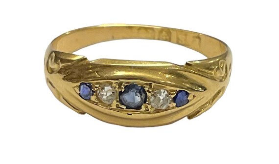 18ct yellow gold sapphire and diamond ring Clearance