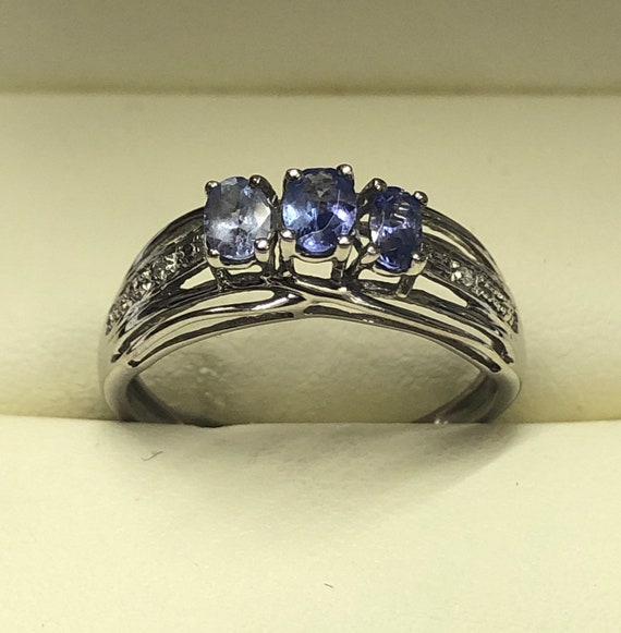 9ct tanzanite ring deals