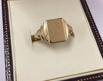 Gents 9ct Yellow Gold Signet Ring Size S