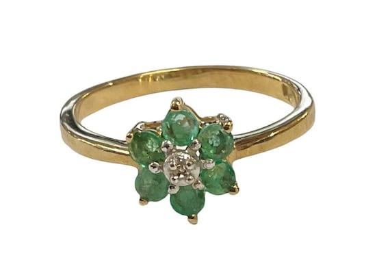 9ct Yellow Gold Emerald Cluster Ring sizes J to T 