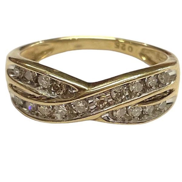 9ct Yellow Gold Diamond Ring Size M