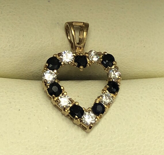 9ct yellow gold cubic zirconia pendant clearance