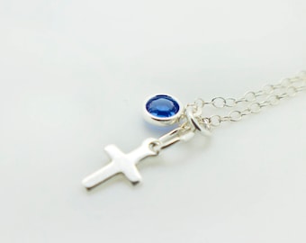 Collier de croix minuscule, cadeau de collier de croix de fille, collier minimaliste de pierre de naissance, penfant de croix, cadeau pour filleule, cadeau de première communion