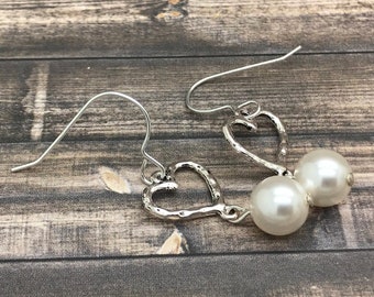 Pearl & Silver Heart Earrings, Gift for Sister in Law, Dainty Everyday Pearl Earrings, Mom Gift, June Birthstone Earrings, Small Earrings