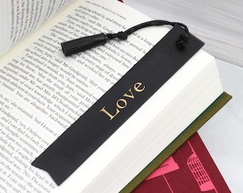 Marcador de livros personalizado em couro com relevo