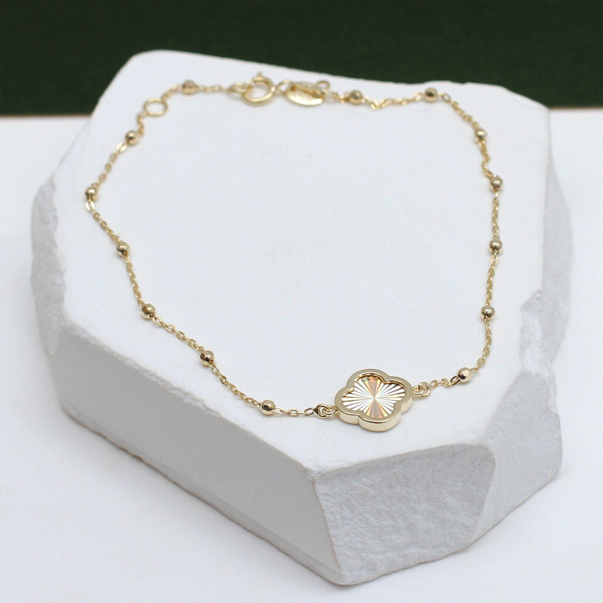 送税込【HURLEY BURLEY】PERSONALISED 9CT GOLD FLOWER NECKLACE Personalised Sterling Silver & 18ct Gold Plated Birth Flower