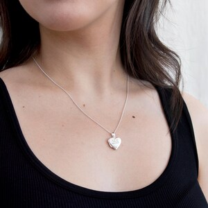 Personalisierte Silber Herz Locket • Foto Halskette Bild 2