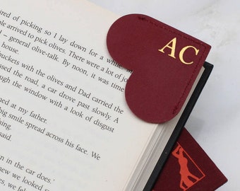 Marque-page coin de page coeur en cuir personnalisé avec initiales