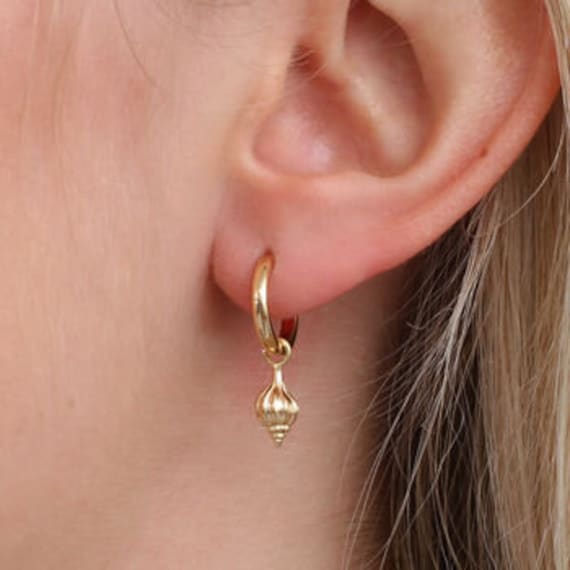 Shell huggie earring hotsell
