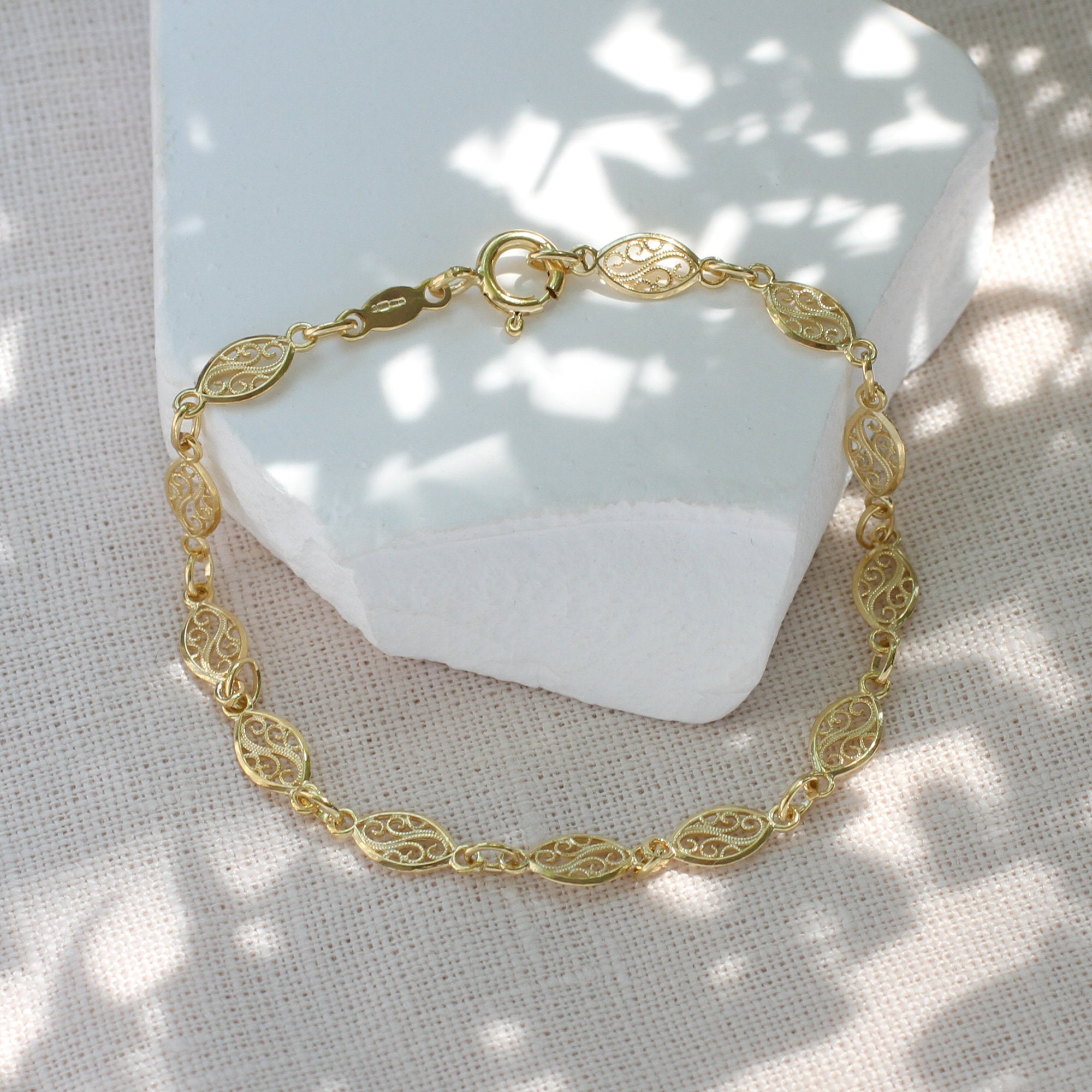 thumbnail image 2 of 9ct Gold Hammered Trace Chain Bracelet - 7 To 8 Inches - Yellow Gold 2 of 5