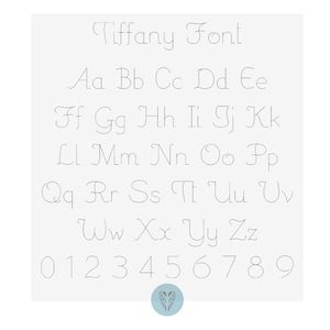 K&ouml;nnte beinhalten: Eine Grafik, die die Tiffany-Schrift in Gro&szlig;buchstaben, Kleinbuchstaben und Zahlen zeigt. Die Schriftart ist im kursiven Schriftstil.