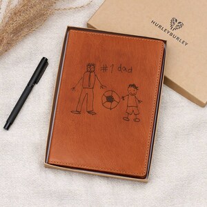 Diario de cuero personalizado con dibujo de un niño • Regalo para el día del padre • Cuaderno de cuero personalizado