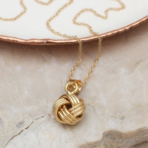 9ct Gold Love Knot Necklace