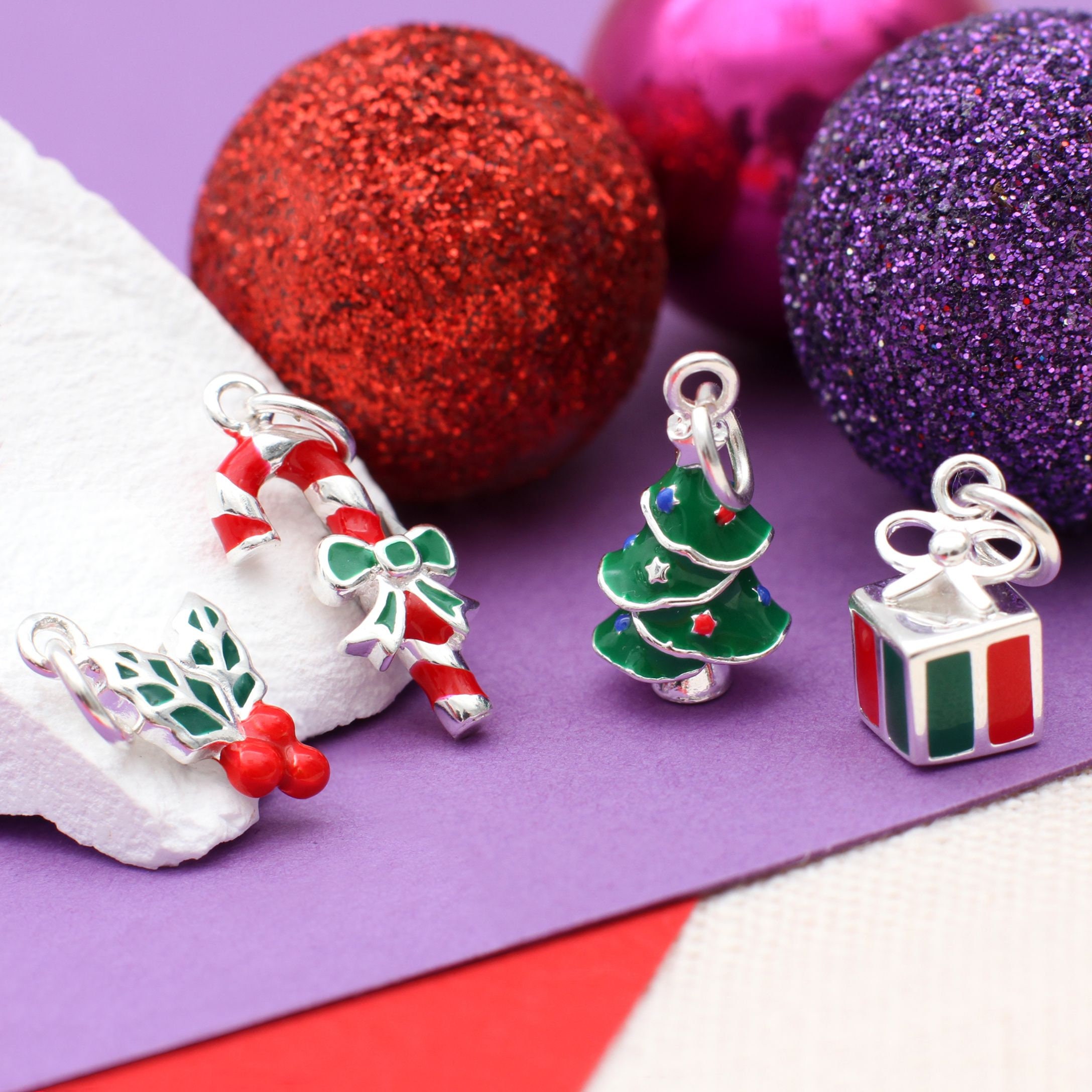 CERSLIMO Braccialetto Natalizio Con Ciondoli Campanellini - Regalo Per Donna, Ragazza - Elementi Festivi Multicolore
