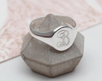 Ladies Signet Ring in Silver or Gold Plated