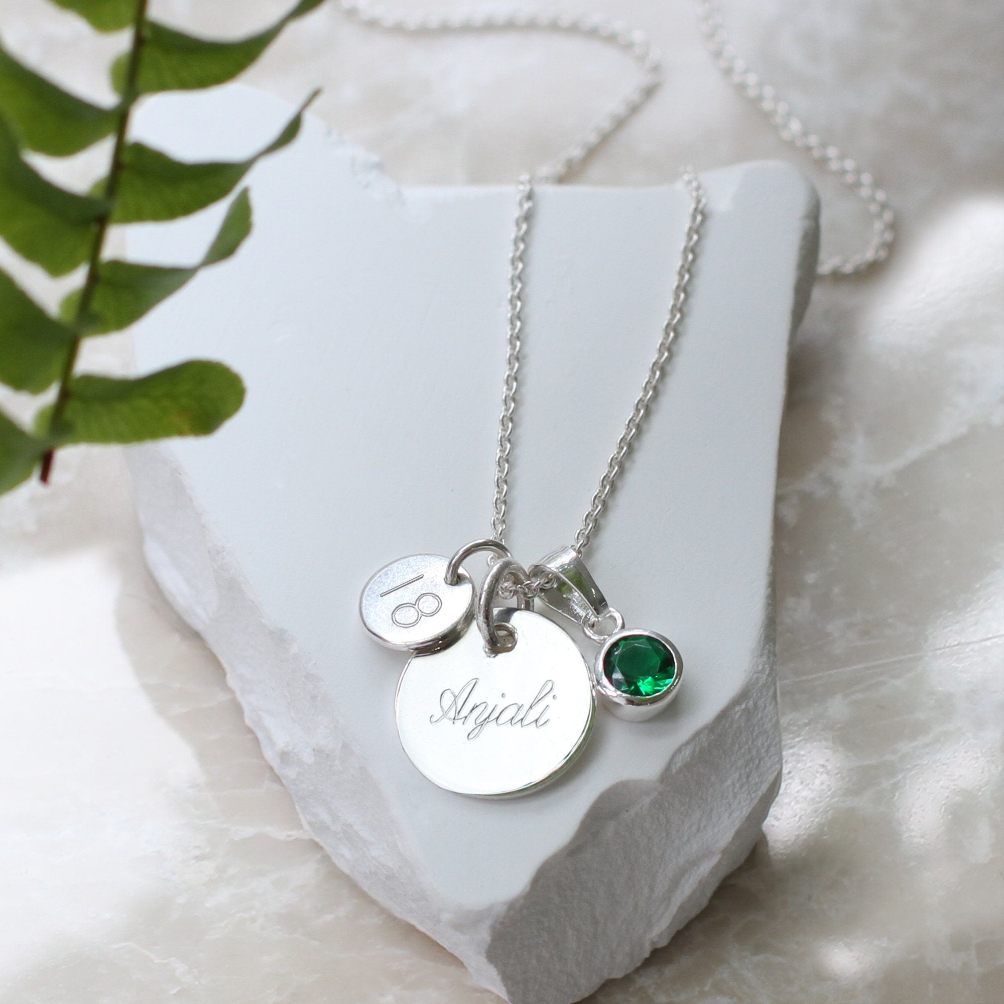 送税込【HURLEY BURLEY】PERSONALISED 9CT GOLD FLOWER NECKLACE Personalised Heart Charm & Birth Flower Necklace