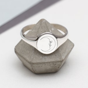 Silber Symbol Siegelring • Schmuck mit Gravur • Mondsichel Ring • Individuell graviert