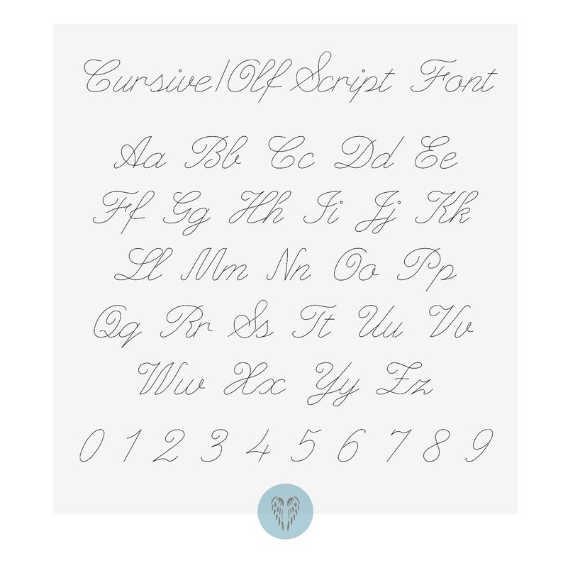 K&ouml;nnte beinhalten: Ein kursives Alphabet mit Gro&szlig;buchstaben, Kleinbuchstaben und den Zahlen 0 bis 9. Die Schriftart hei&szlig;t "Cursive/Olf Script Font".